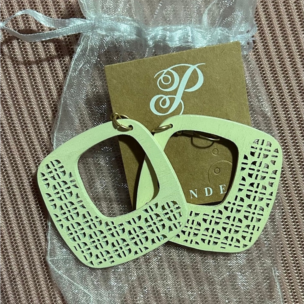 Plunder earrings- brand new- lightweight